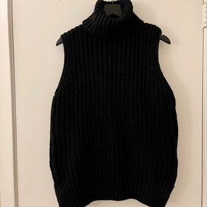 H&M SLEEVELESS TURTLENECK SWEATER SIZE XS